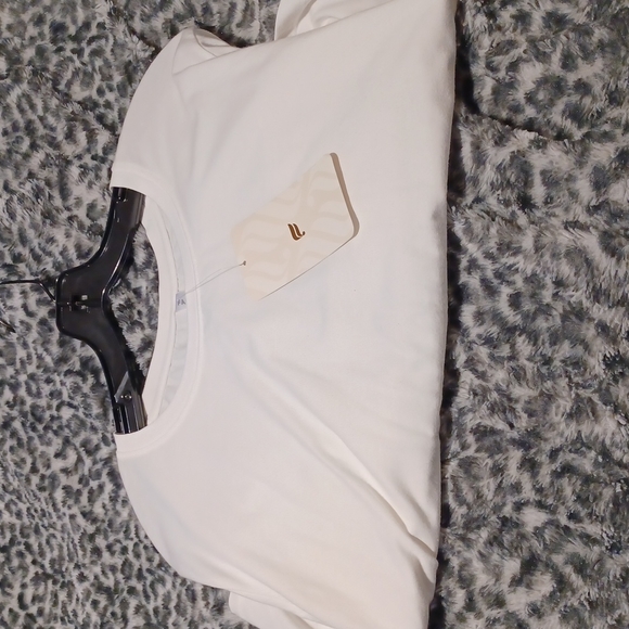 Fabletics Jade s/s Boxy Tee - Picture 3 of 7